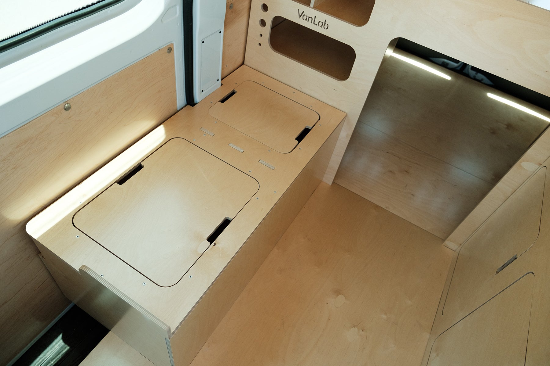 Mercedes Sprinter 144"